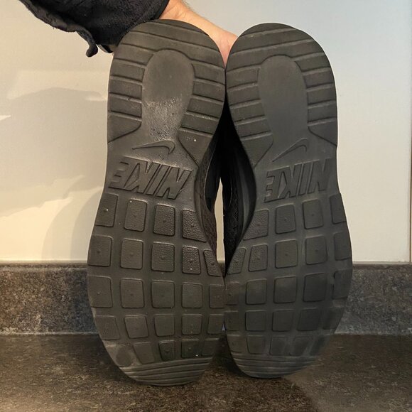 Nike Tanjun Running Shoes - Size 10 - Picture 7 of 9